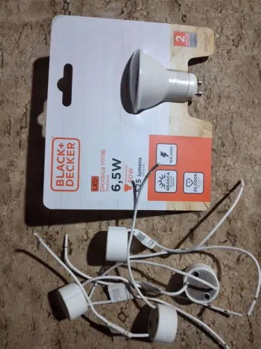 Lâmpada dicroica+4 soquetes por 15,00