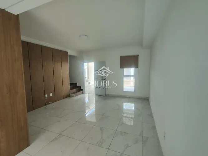 Casa em Condomínio de Luxo em Sorocaba-SP: 3 Quartos, 1 Suíte, 2 Salas, 2 Vagas de Garagem
