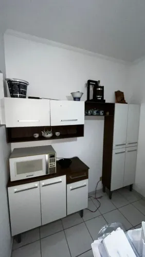 Armário semi novo. Não entrego