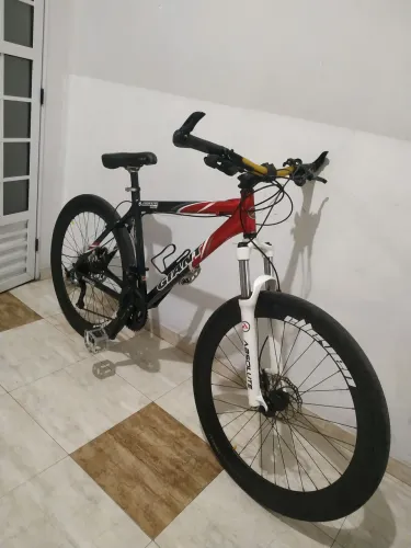 Bike Giant com rodas aro 27.5