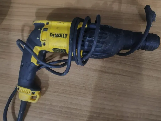 Furadeira martelete dewalt
