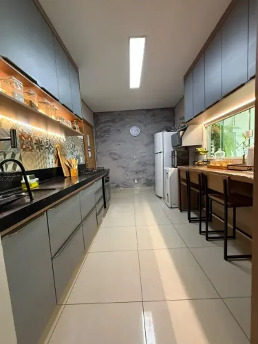 Imóvel para aluguel possui 250 metros quadrados com 2 quartos em Jardim Universitário - Cu