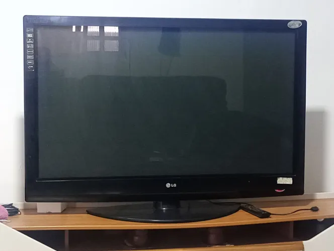 Tv LG plasma 50 pegadas