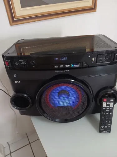 LG Xboom 4560