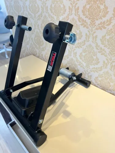 Rolo De Treino Dobravel Com Suporte Base Niveladora True