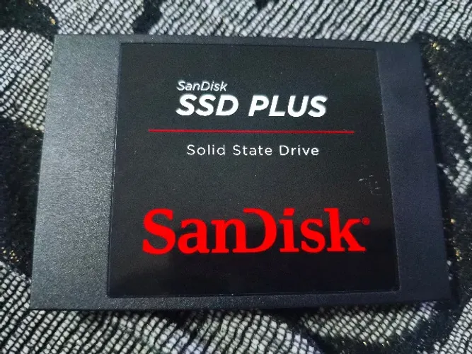 SSDs SATA em perfeitas condicoes.