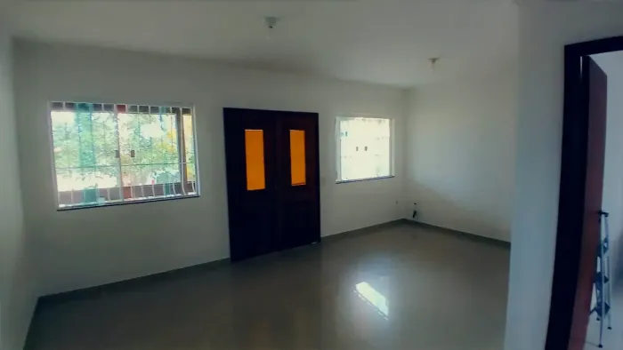 Casa com amplo quintal 3 quartos em Porto da Roça - Saquarema - RJ