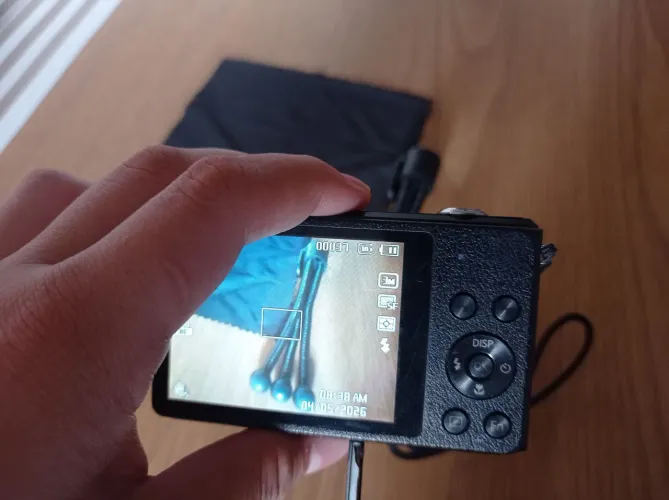 Câmera Samsung st77 