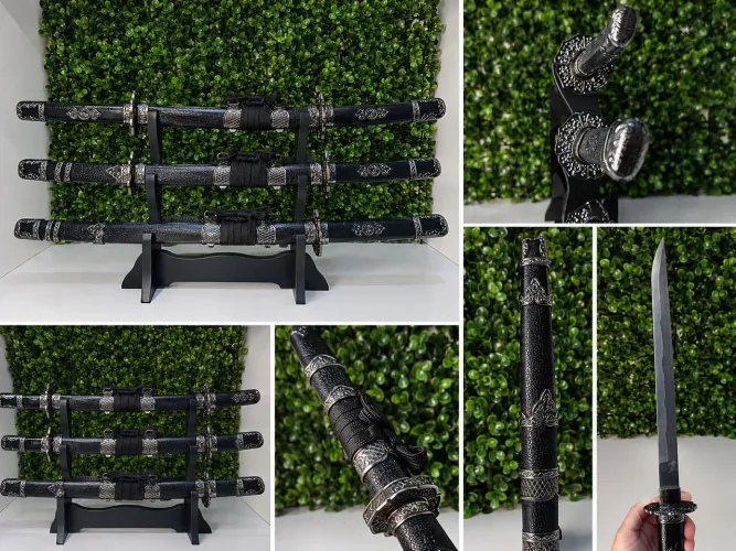 KIT COK 3 KATANAS DECORATIVAS + SUPORTE