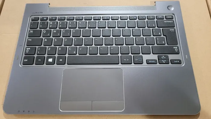 Teclado Samsung NP530U3C - Palmrest completo