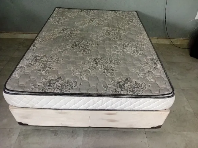 Vendo cama de casal padrão entrego