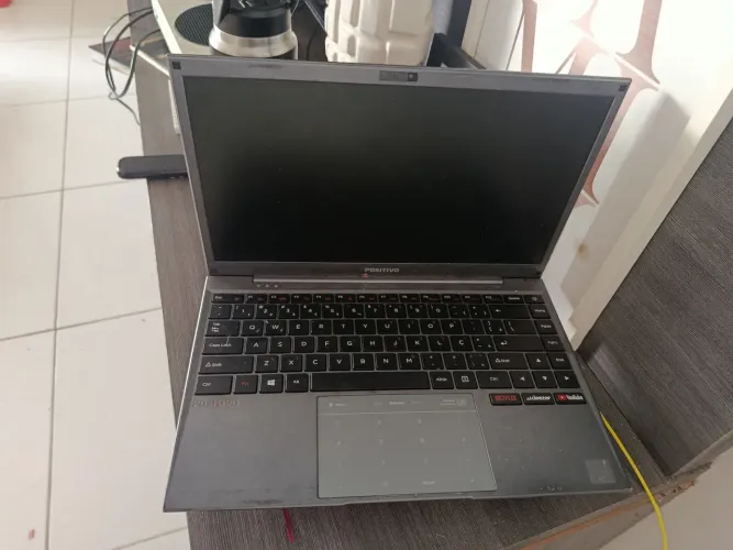 Vendo notebook positivo para retirada de peças 