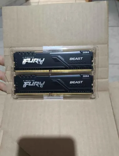Memórias Ram Kingston Fury 2x8gb 3200mhz vendo par ou separada 300 cada 550 as duas
