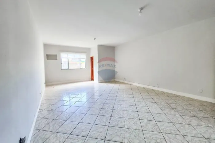 Sala Comercial Ampla em Condomínio Empresarial Moderno na Avenida dos Andradas