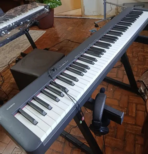 Piano Digital Casio CDP-S100 - 88 Teclas com Peso de Piano (Martelo)