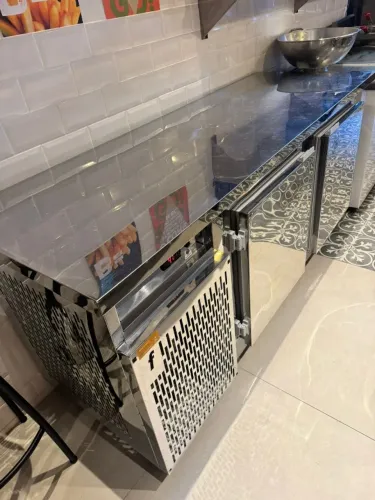 BALCAO DE SERVICO REFRIGERADO 1,90M INOX 220V FRIL UX RF-038