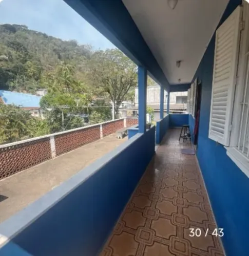 Oportunidade para investir e morar na Castelanea. Ótima casa.