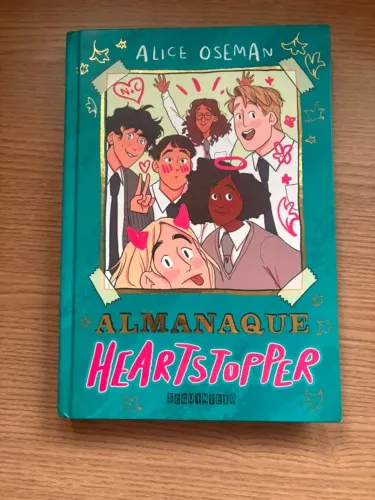 Livro "Almanaque Heartstopper" - Alice Oseman