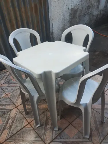 Mesa e cadeiras Barato demais!!!