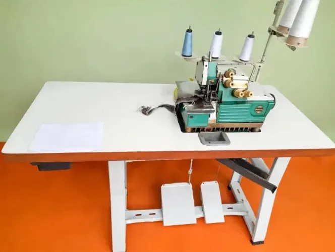 OVERLOCK INTERLOCK YAMATA - REVISADA - MOTOR NOVO - PONTO PERFEITO - PRONTA PARA TRABALHAR