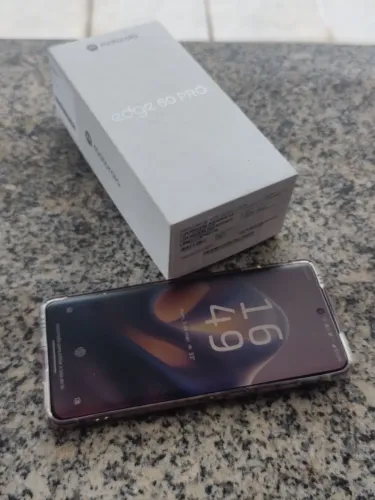 EDGE 60 PRO, 6 MESES DE USO