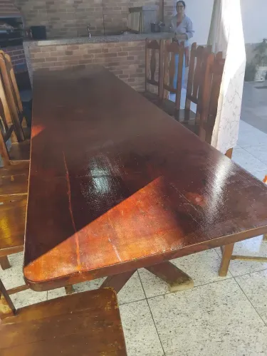 Mesa de peroba com 10 cadeiras