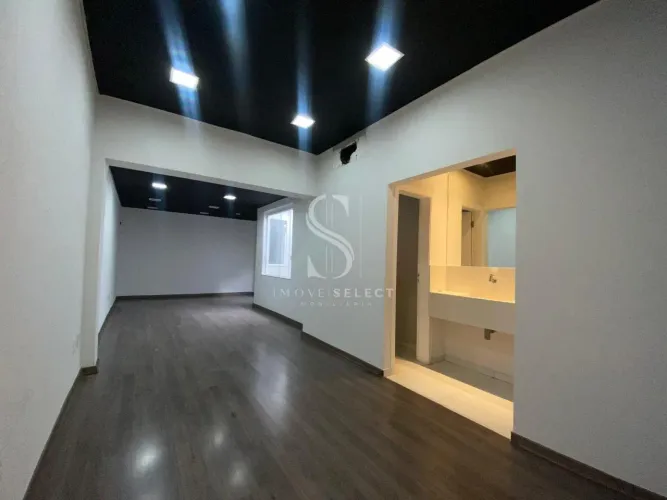 Jardim Paulista, Casa Comercial de 112m² com 2 andares.