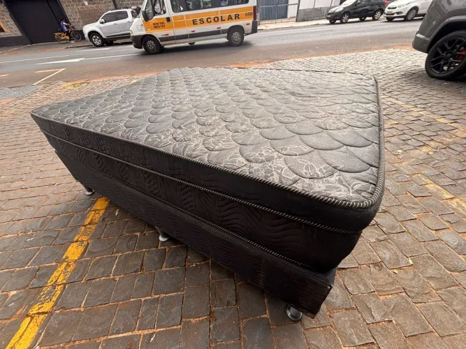 Cama casal - usada