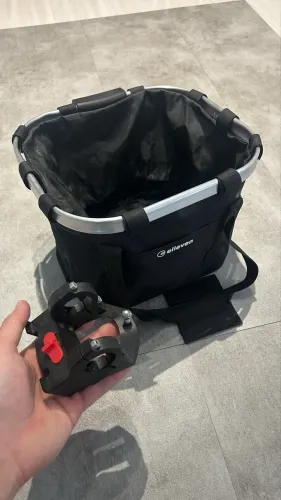 Cesta com suporte para bike