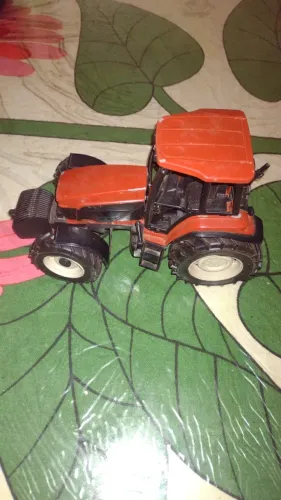Mini Trator colecionável da marca italiana ROS