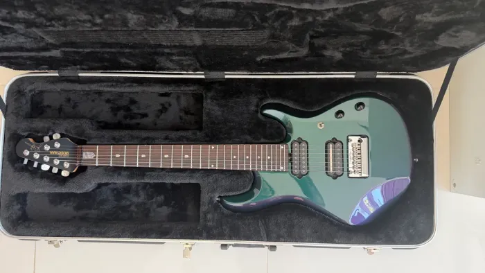 Guitarra Music Man Ernie Ball John Petrucci JP7 2014