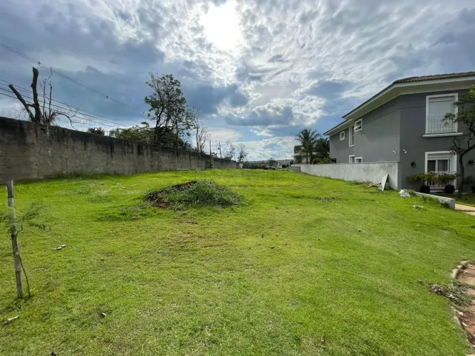 Terreno em condomínio fechado com 761,35m², bairro Jardim Olhos d´agua, Zona Sul de Ribeir