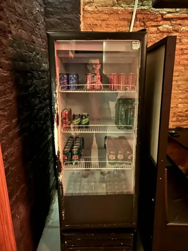 Geladeira preta