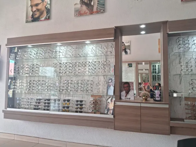 Vendo vitrines para ótica