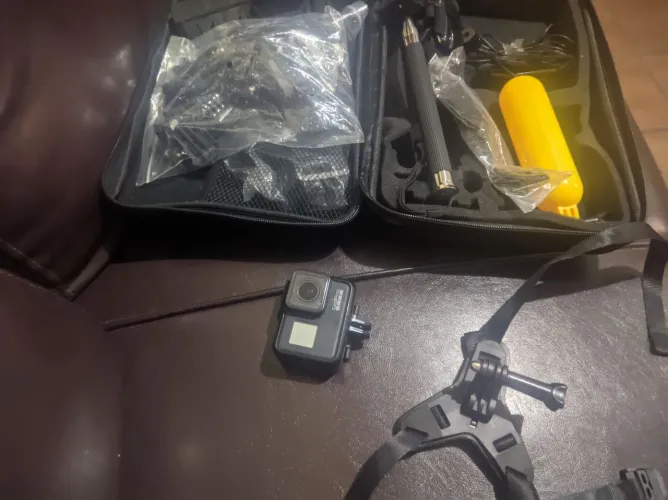 Gopro Hero 7 Black zerada cheia de acessórios+cartão de memória SanDisk Extreme 128GB