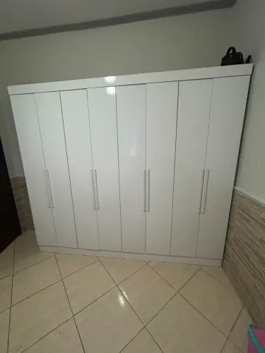 Vendo guarda roupa 8 portas