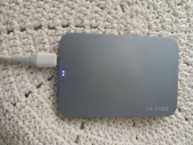 carregador portátil wireless magnético da marca VX Case (linha Mag Power).