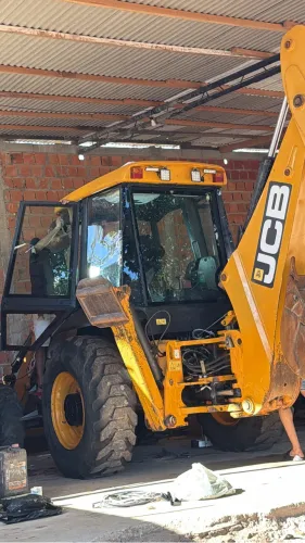 Reto escavadeira jcb 3 c plus