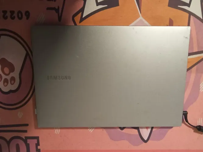 Notebook Samsung Book E30 + Monitor Gamer Samsung Odyssey G30 24"
