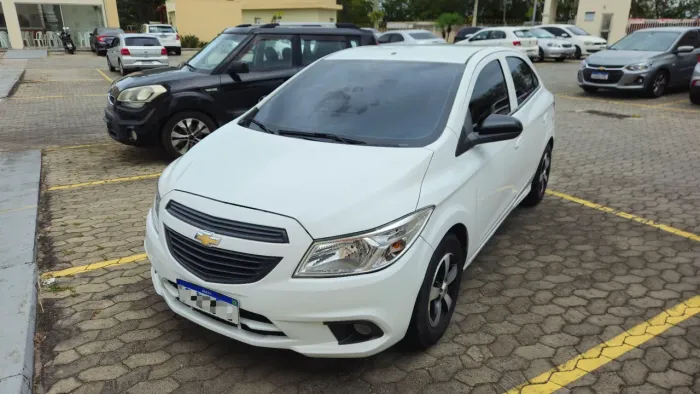 Chevrolet Onix JOY Hatch 1.0 8V Flex Mec. 4P 2018