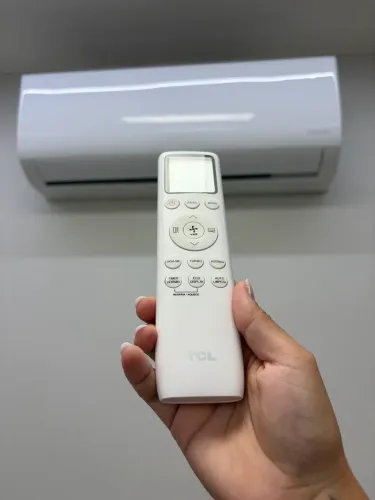 Ar-condicionado TCL Inverter 12.000 BTUs 220V Econômico