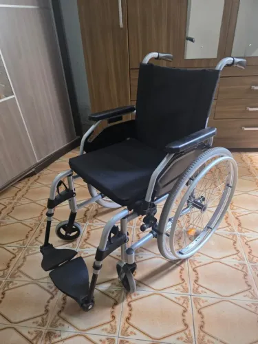 Cadeira de rodas Start M1 Ottobock (Semi-nova ; 3 meses de pouco uso)