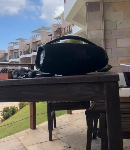 JBL bombox 3