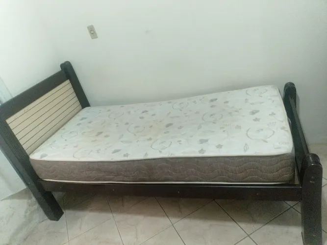 Cama de solteiro com colchão