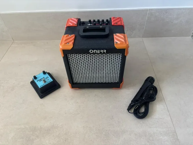 Conjunto amplificador Cubo Onerr + Pedal digital Greatone + Microfone Dynamic 