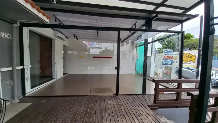 Imóvel para aluguel possui 90 metros quadrados em Coqueiros - Florianópolis - SC