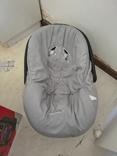 Vendo cadeira de bebê ( bebê conforto )