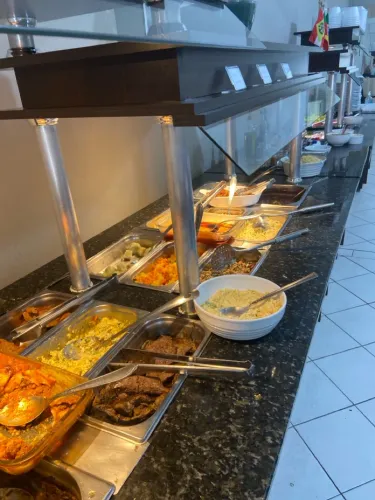 Vaga p/ cozinheira(o) com experiência