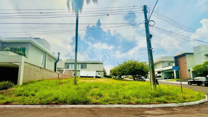 TERRENO CONDOMINIO DELFOS