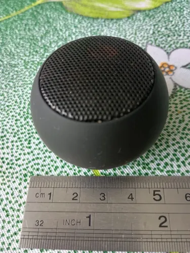 Mini caixa de som bluetooth usada